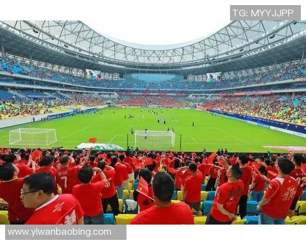 绿色头发足球球星赛场激情飞扬展现独特魅力与无限潜能