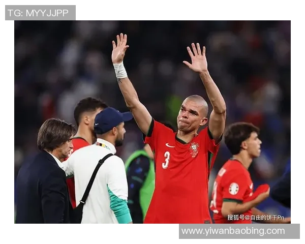 足球巨星纷纷退役 见证时代的变迁与辉煌终章 足球巨星纷纷退役 见证时代的变迁与辉煌终章