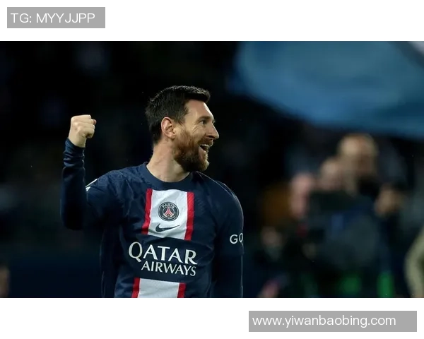 足球明星的传奇之路：从梅西到C罗，他们如何塑造足球历史的辉煌篇章