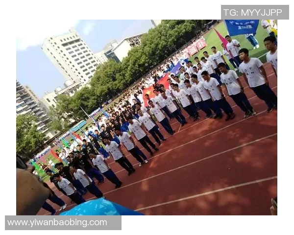 足球球星独特造型衣架设计大赏 彰显个性与运动魅力